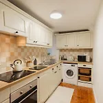 Semesterbostad Silver On High Street And The River Free Parking Available *