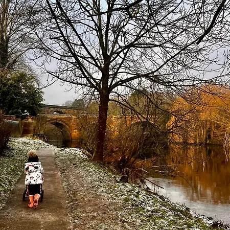 On Yarm High Street Great For Couples Families Contractors Welcome * Yarm