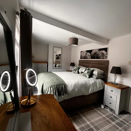 Unique Cottage In Yarm With A 5 Star Location Kingsize And Double Beds *