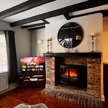 Silver On High Street And The River Free Parking Available Semesterbostad Yarm