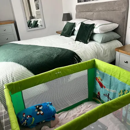 High Street Great For Couples Families And Friends *